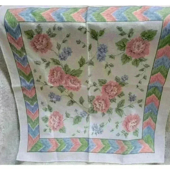 Set of 4-Floral/Chevron Napkins - Picture 2 of 6